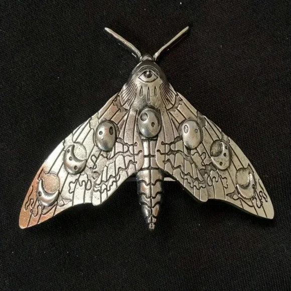 Silver moth clip plated large hair accessories women's prop Halloween party jewe - Picture 3 of 5